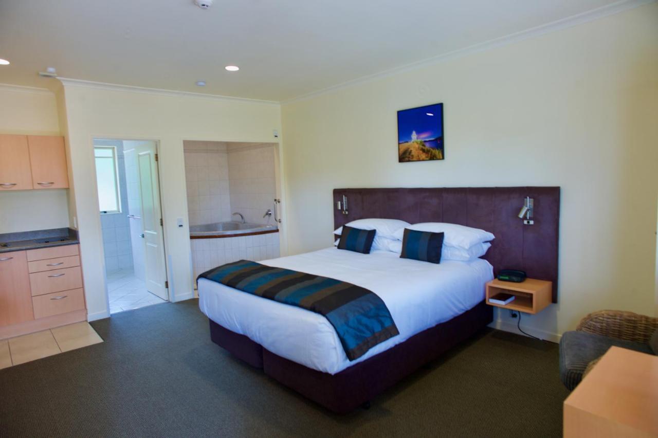 Regal Palms Resort Rotorua Exterior foto A studio apartment in New Zealand